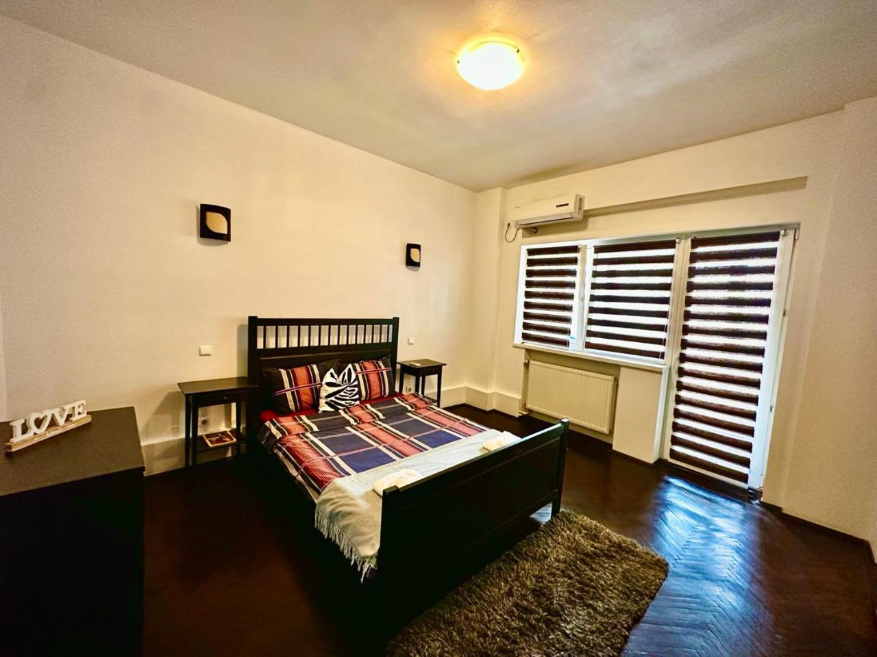 Conta Apartment Bukarest Eksteriør billede