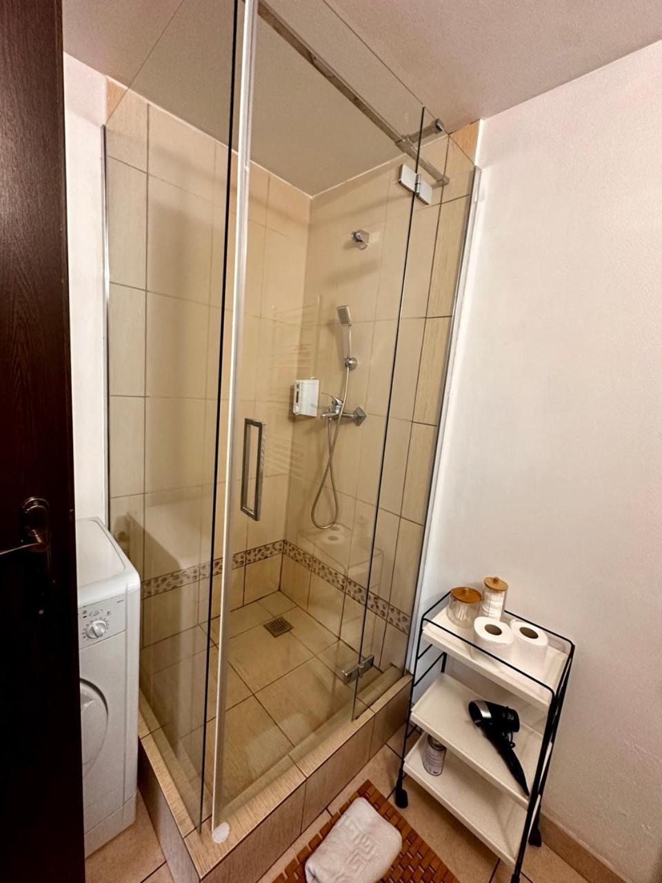 Conta Apartment Bukarest Eksteriør billede