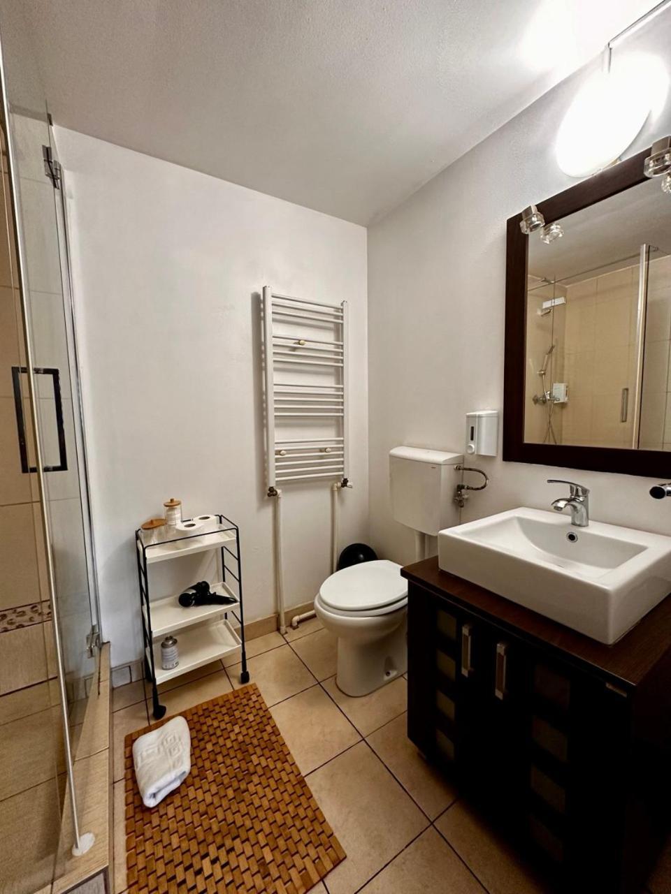 Conta Apartment Bukarest Eksteriør billede